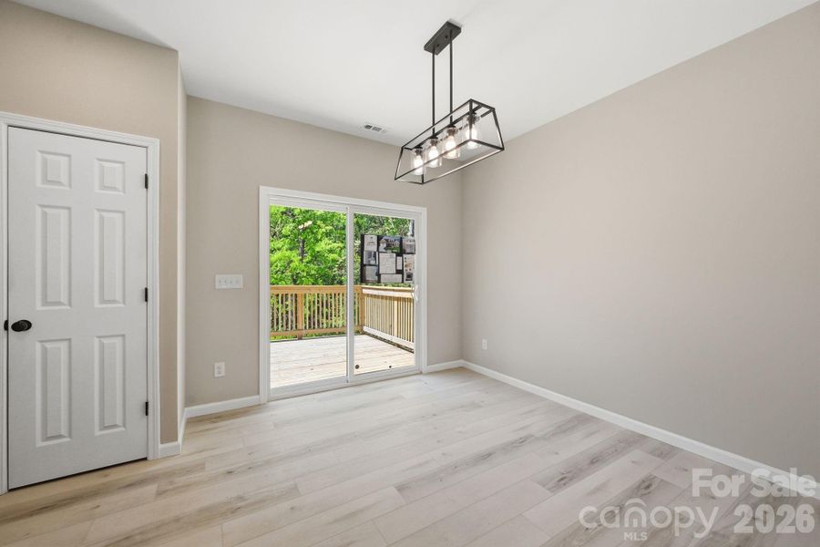 Spacious, unfurnished interior of a new home in , York (Image 22).