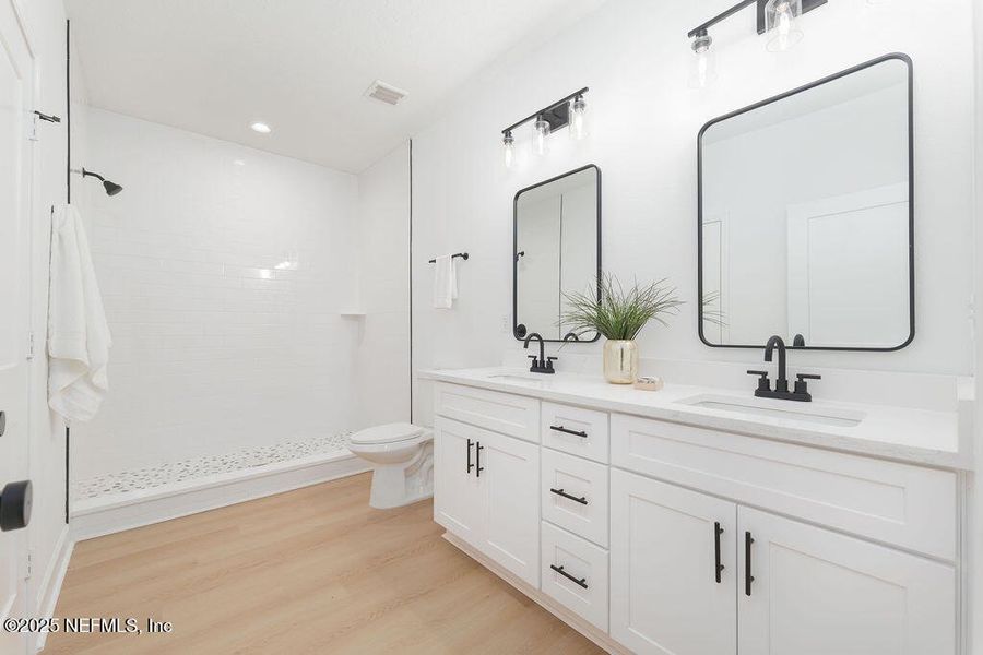 Furnished interior view inside a new home in , Keystone Heights (Image 15).