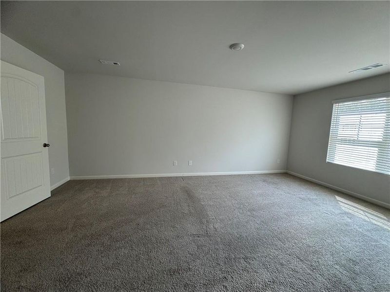 Spacious, unfurnished interior of a new home in , Braselton (Image 9).