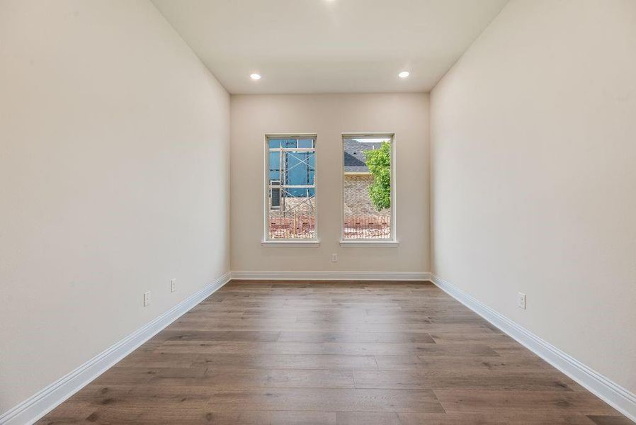 Spacious, unfurnished interior of a new home in Bayside, Rowlett (Image 28).