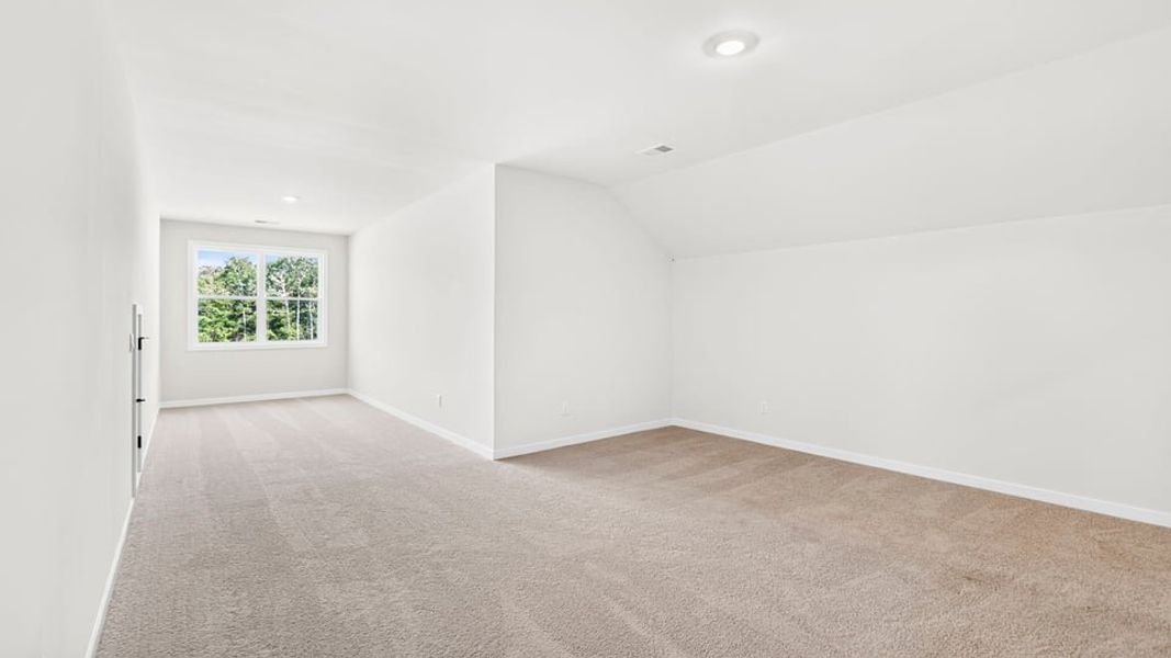 Spacious, unfurnished interior of a new home in Campbell Ridge, Piedmont (Image 32).