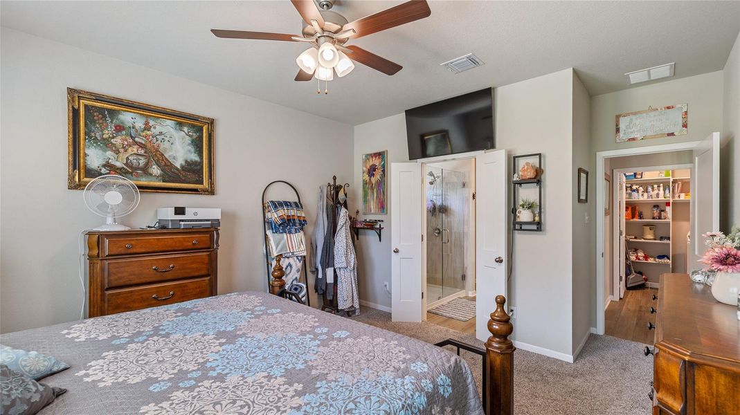 Furnished interior view inside a new home in , Nolanville (Image 11).