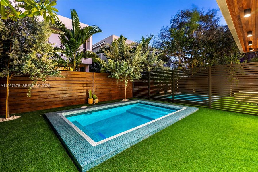 Exterior details and patio area of a home in , Miami (Image 74).