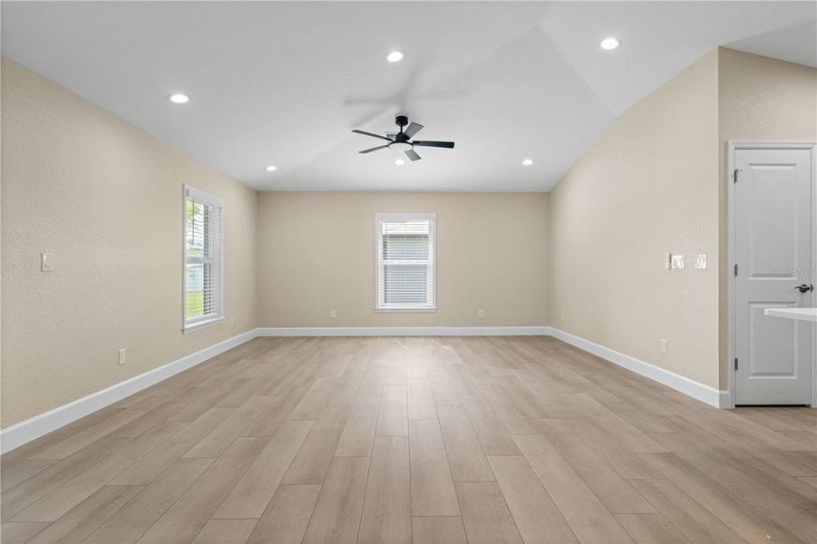 Spacious, unfurnished interior of a new home in , Englewood (Image 29).