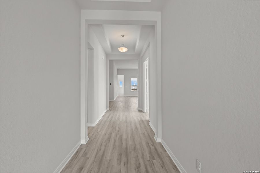 Spacious, unfurnished interior of a new home in Ladera, San Antonio (Image 29).