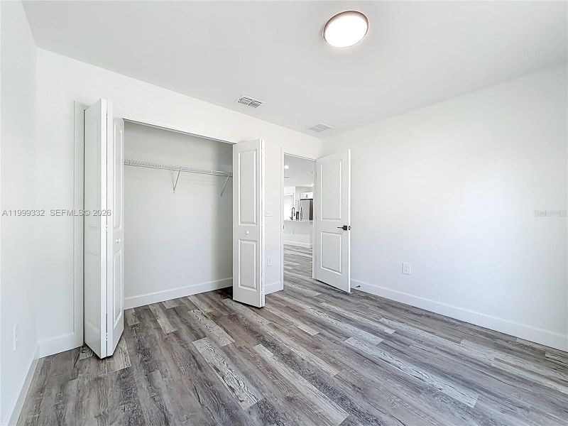 Spacious, unfurnished interior of a new home in , Ocala (Image 16).