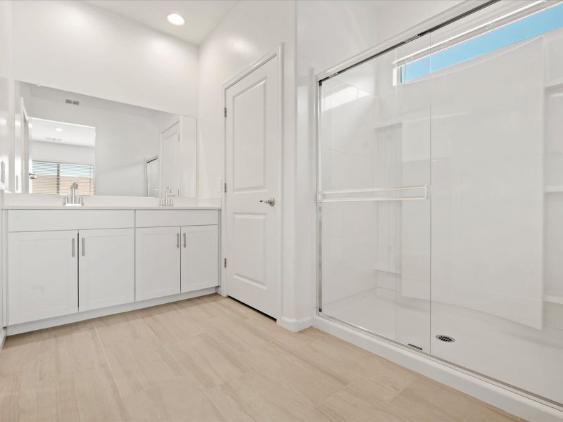 Spacious, unfurnished interior of a new home in Las Patrias at Star Valley Phase III - Signature Series, Tucson (Image 12).