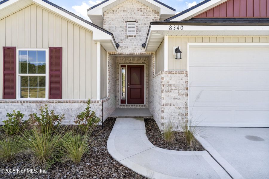 Exterior details and patio area of a home in Summerglen, Jacksonville (Image 4).