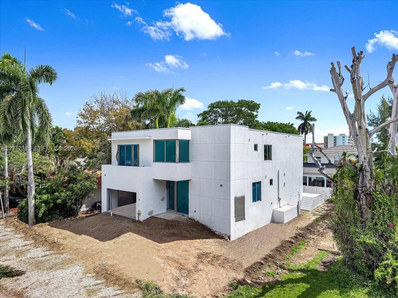 Exterior details and patio area of a home in , North Bay Village (Image 3).