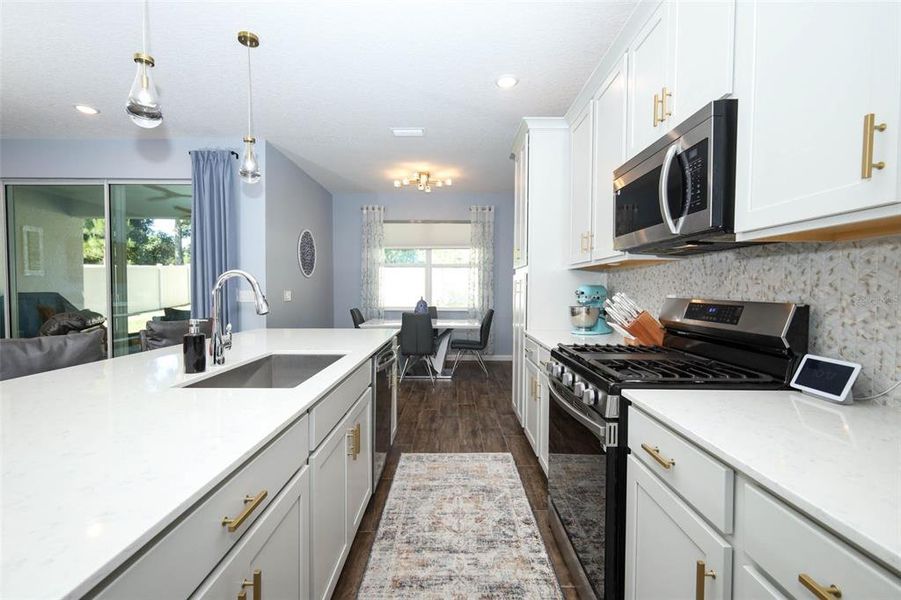 Furnished interior view inside a new home in , Mount Dora (Image 15).