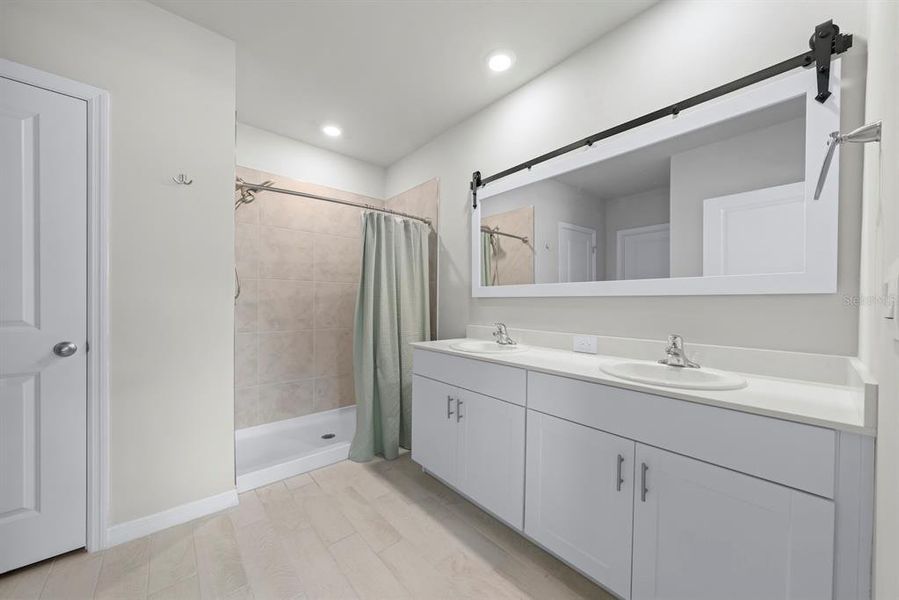 Furnished interior view inside a new home in , Port Charlotte (Image 40).