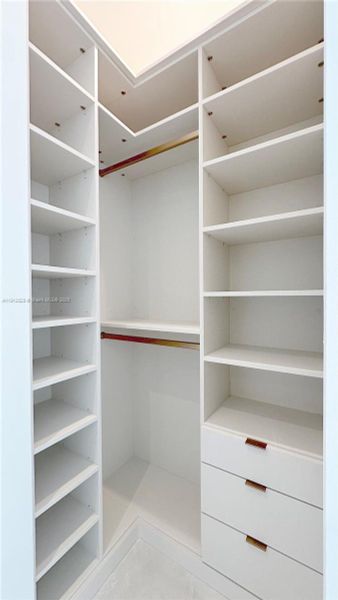 Spacious, unfurnished interior of a new home in Mr. C Residences, Miami (Image 31). Spacious, unfurnished interior of a new home in Mr. C Residences, Miami (Image 31).