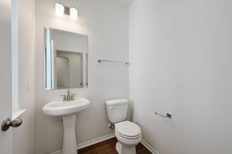 Furnished interior view inside a new home in Stoney Chase, Del Valle (Image 9).