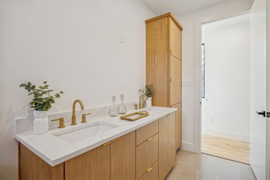 Furnished interior view inside a new home in , Dallas (Image 13).