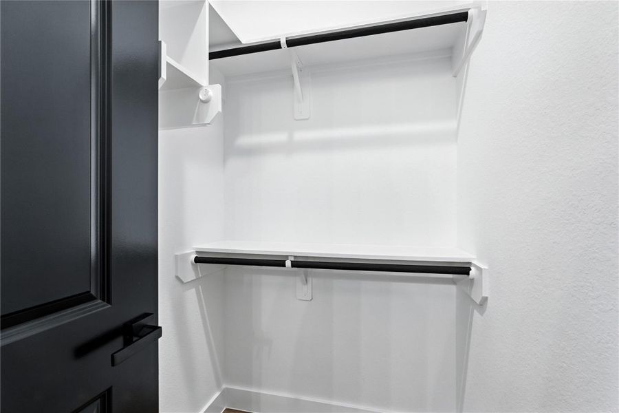 Did I mention walk in closets in every single room?!