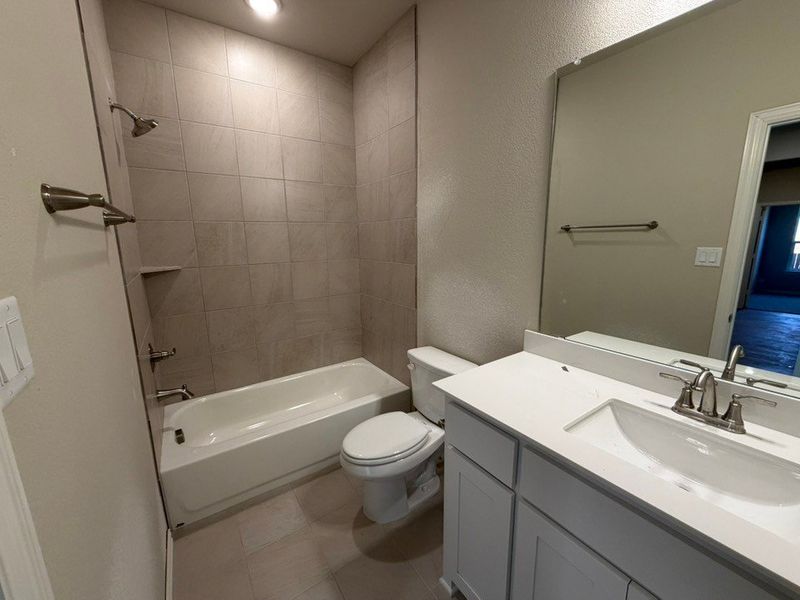 Furnished interior view inside a new home in Waterford Park, Weatherford (Image 7).