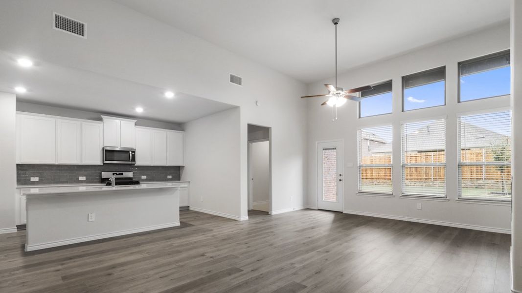 Spacious, unfurnished interior of a new home in Madera, Royse City (Image 11).