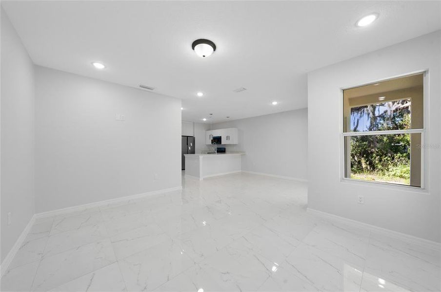 Spacious, unfurnished interior of a new home in , Eustis (Image 10).