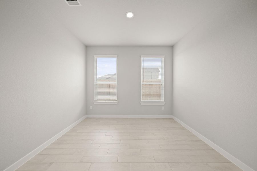 Spacious, unfurnished interior of a new home in Beacon Hill, Waller (Image 17).