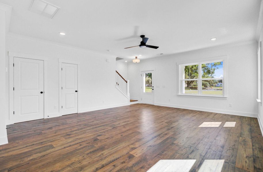 Spacious, unfurnished interior of a new home in , Charleston (Image 29).