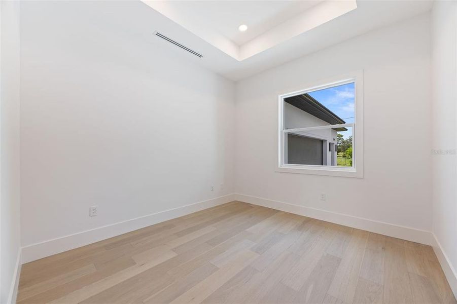 Spacious, unfurnished interior of a new home in , Tarpon Springs (Image 63). Spacious, unfurnished interior of a new home in , Tarpon Springs (Image 63).