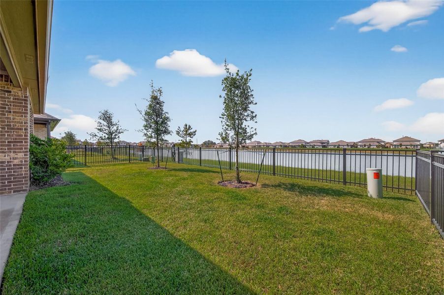 Image 43 of a home in Sunterra.