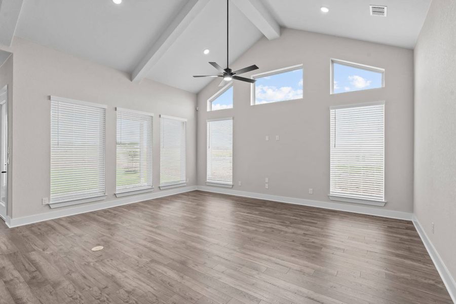 Spacious, unfurnished interior of a new home in Sienna Lakes, San Antonio (Image 19).