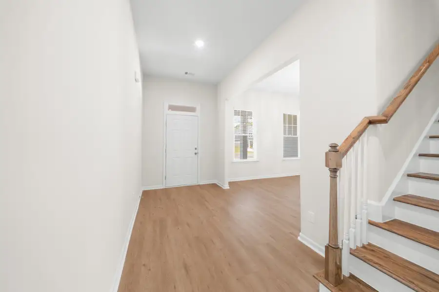 Spacious, unfurnished interior of a new home in Ramsey Landing, Rincon (Image 14).
