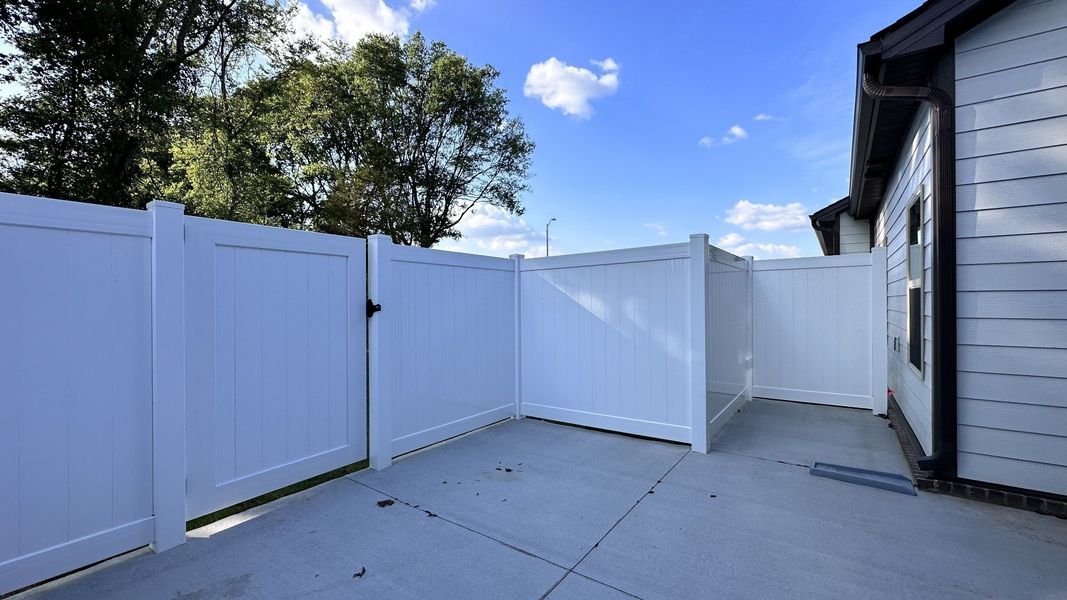 Spacious, unfurnished interior of a new home in Veterans Cove, Murfreesboro (Image 18).