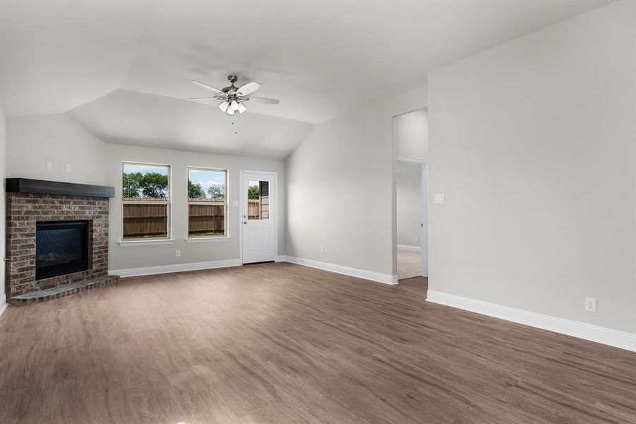 Spacious, unfurnished interior of a new home in Fox Landing, Caddo Mills (Image 13).