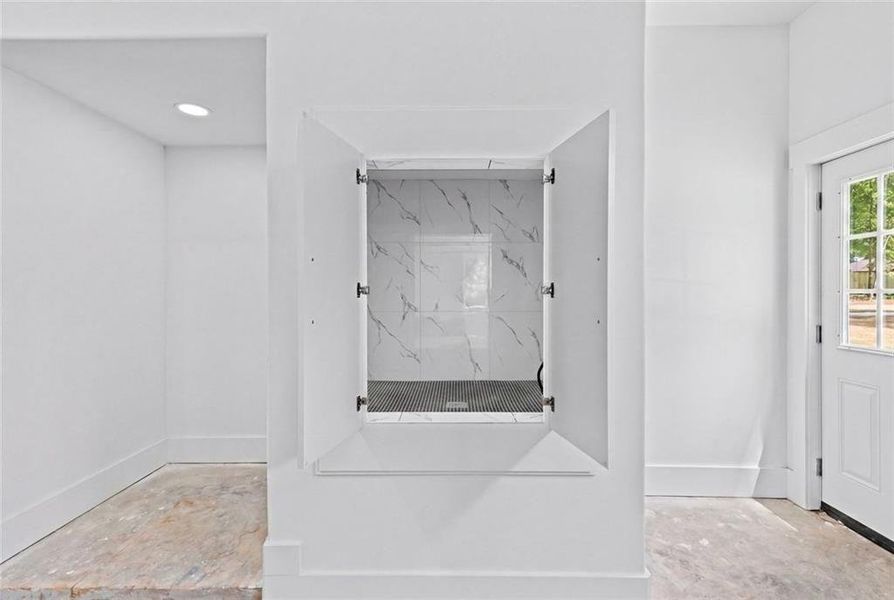 Spacious, unfurnished interior of a new home in , Monroe (Image 27).