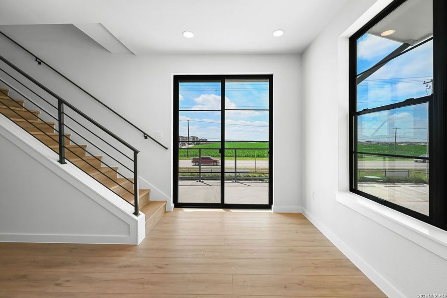 Spacious, unfurnished interior of a new home in , New Braunfels (Image 16).