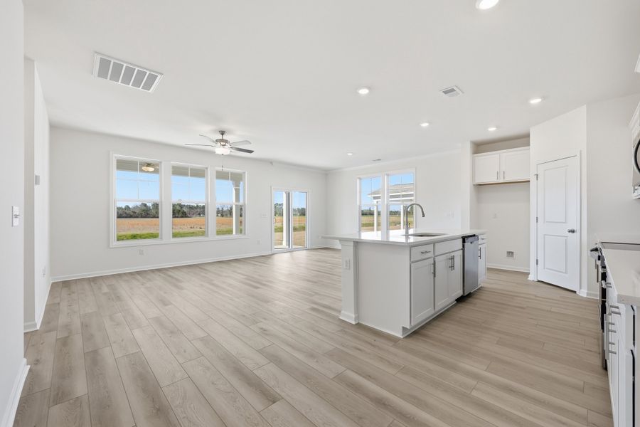 Representative unfurnished interior of a home built from the Bailey II by Great Southern Homes in Oak Hollow, Longs (Image 59).