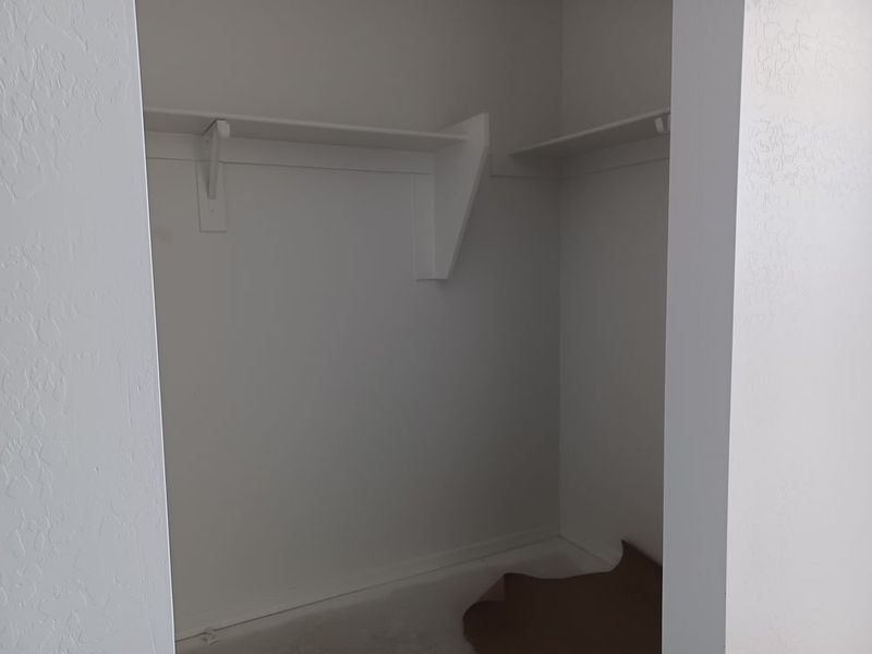 Primary suite walk in closet