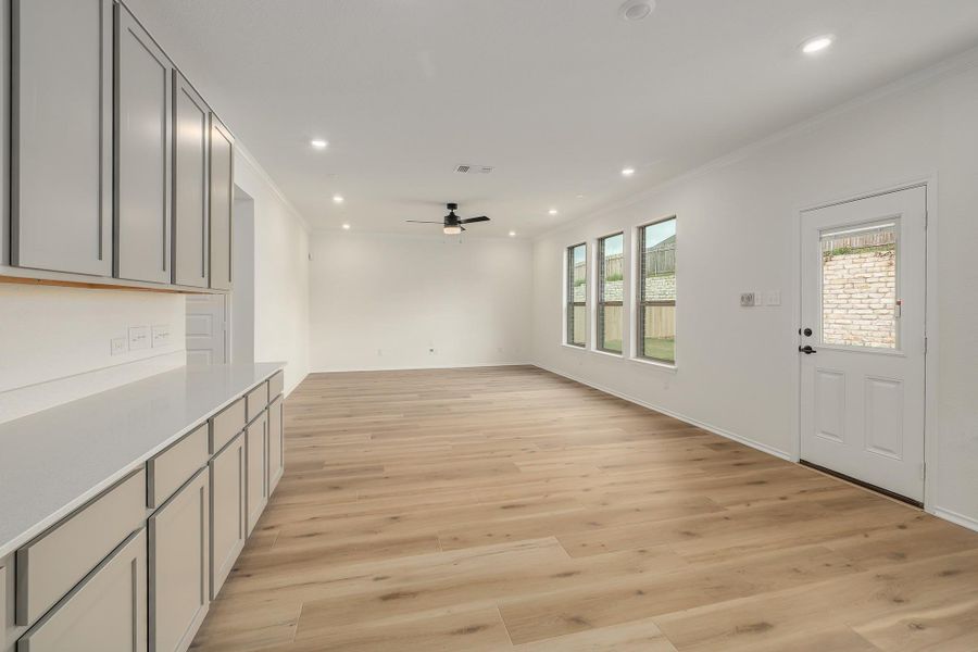 Spacious, unfurnished interior of a new home in River Bluff, Leander (Image 19).