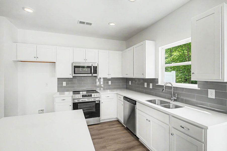 Furnished interior view inside a new home in Ironhorse, Dickson (Image 6).