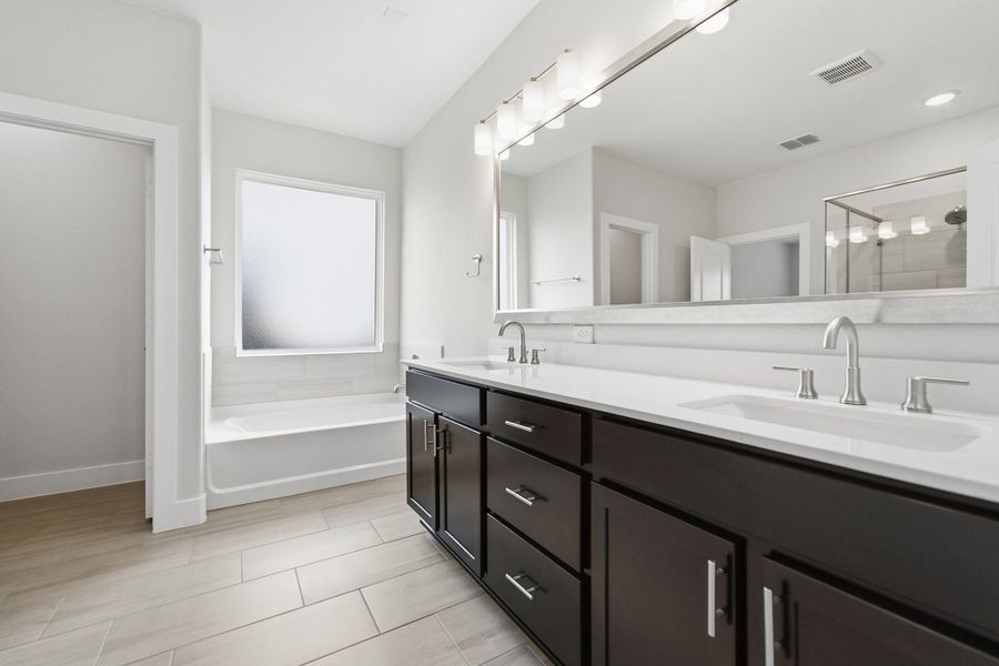 Furnished interior view inside a new home in Sanctuary, Salado (Image 14).