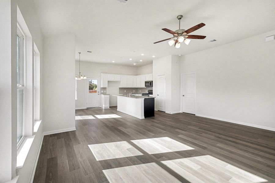 Spacious, unfurnished interior of a new home in Clear View Estates, Willis (Image 13).