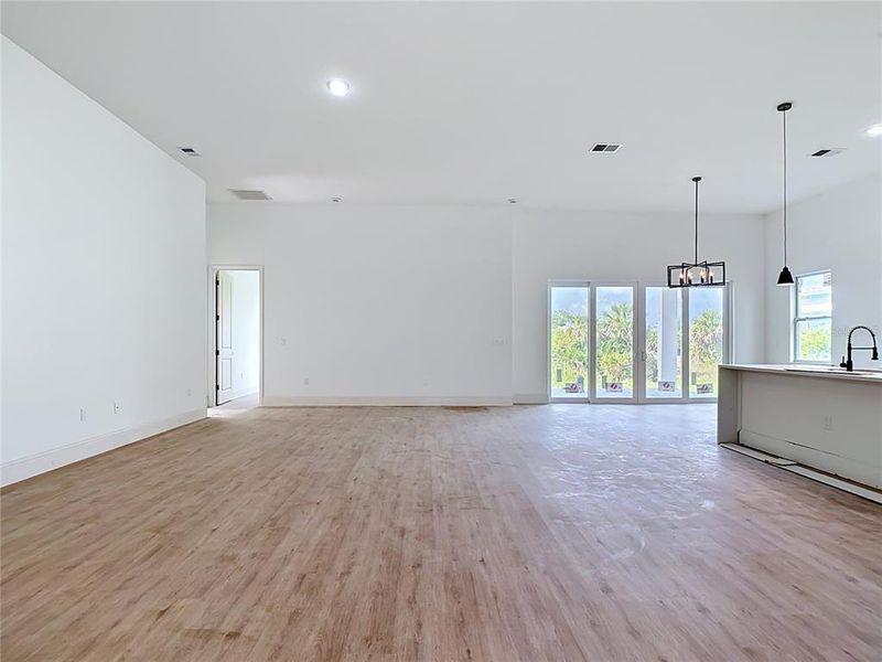 Spacious, unfurnished interior of a new home in , Port Charlotte (Image 15).