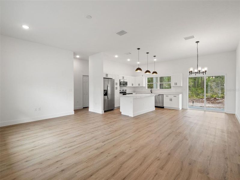 Spacious, unfurnished interior of a new home in , Ocklawaha (Image 21).