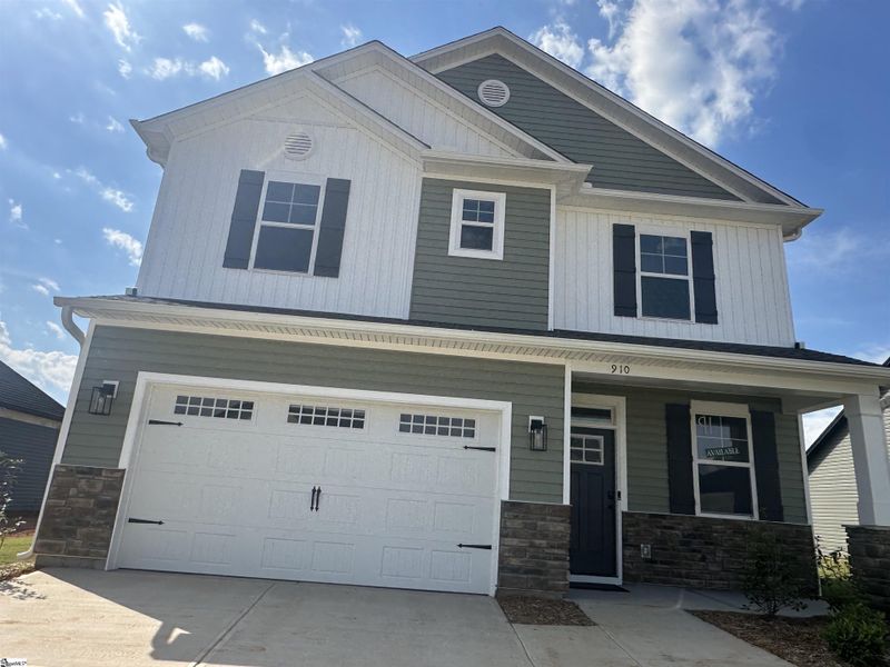 Front exterior of a new home in Shiloh Trail, Wellford, SC, highlighting curb appeal (Image 2).