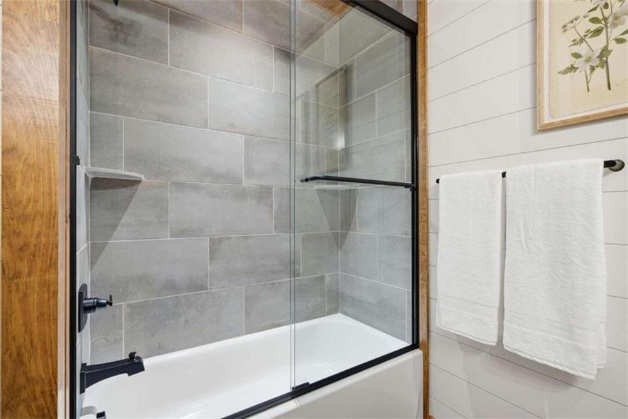 Close-up of interior finishes inside a home in , Blue Ridge (Image 22).