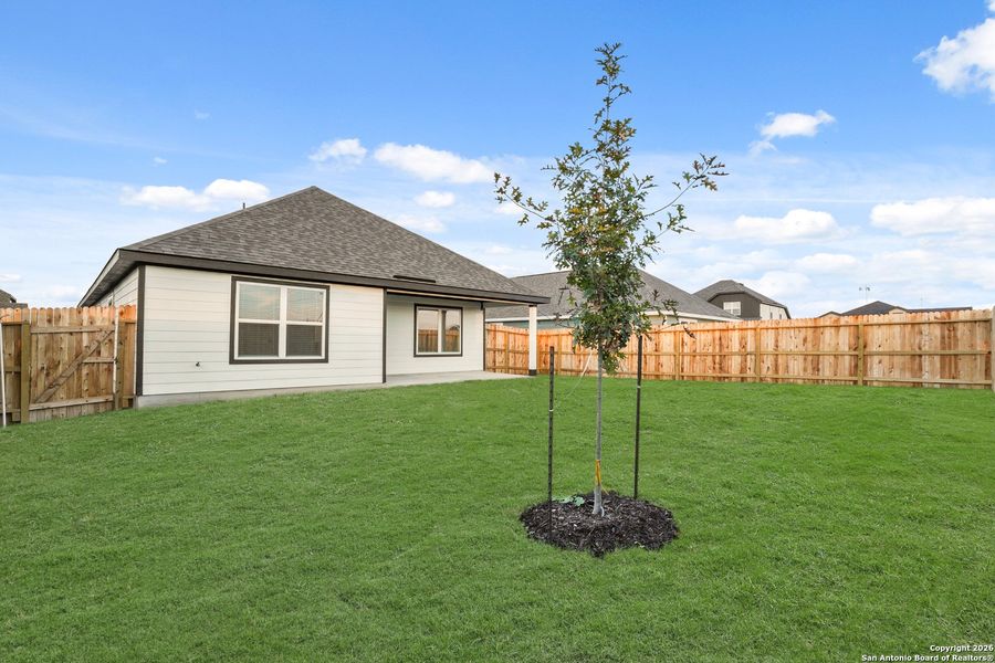Exterior details and patio area of a home in Swenson Heights, Seguin (Image 18).