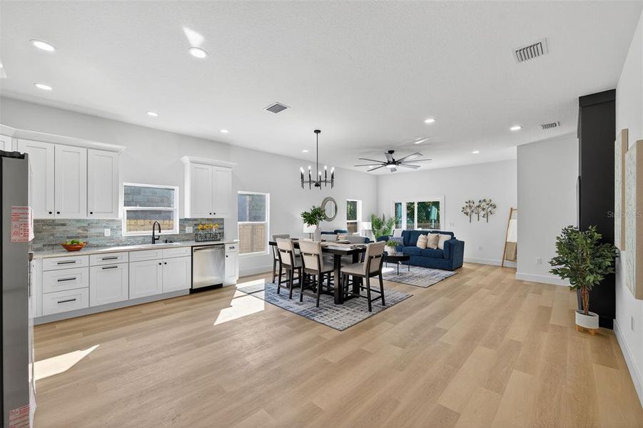 Furnished interior view inside a new home in , Tampa (Image 42). Furnished interior view inside a new home in , Tampa (Image 42).