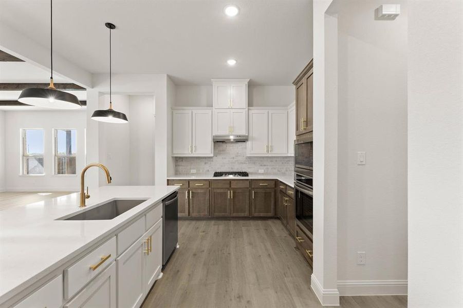 8904 Amistad-Kitchen-3 8904 Amistad-Kitchen-3