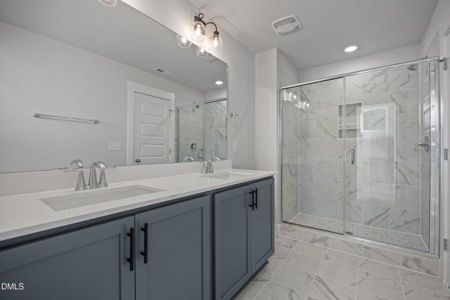 003_AP2-0309 Primary Bathroom - Medium