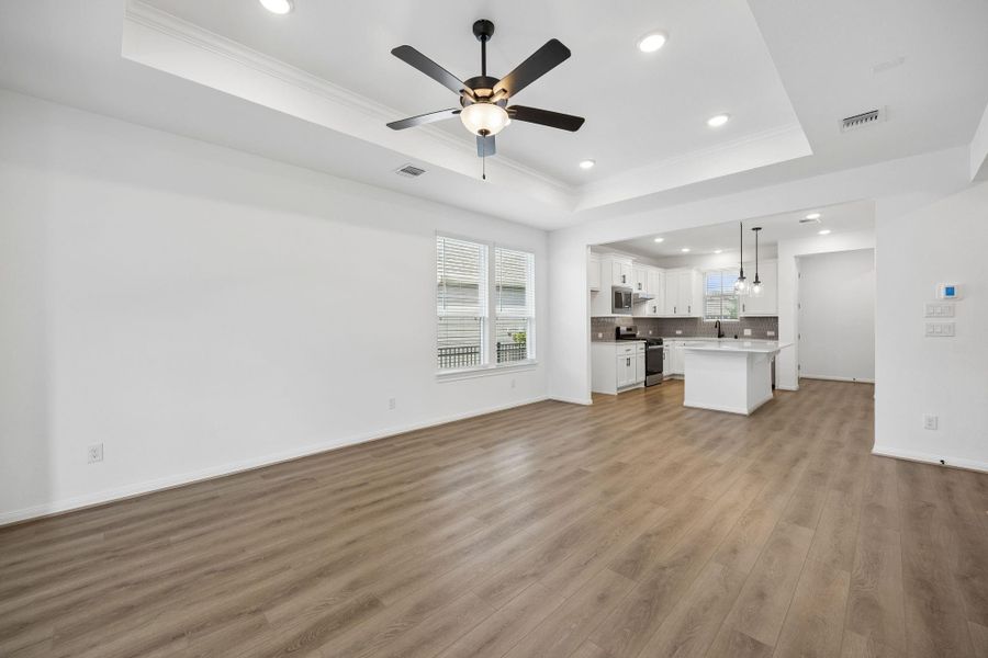 Spacious, unfurnished interior of a new home in Del Webb in Chambers Creek, Willis (Image 17).