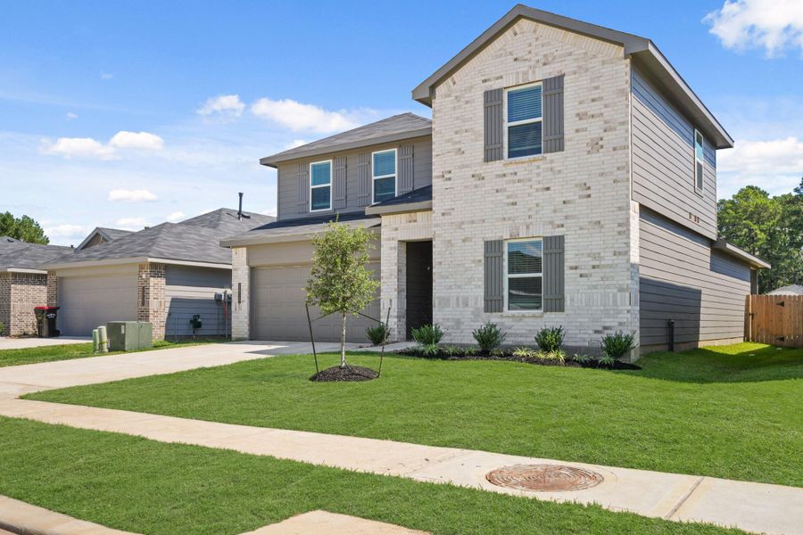 Image 20 of a home in Grand Pines. Image 20 of a home in Grand Pines.