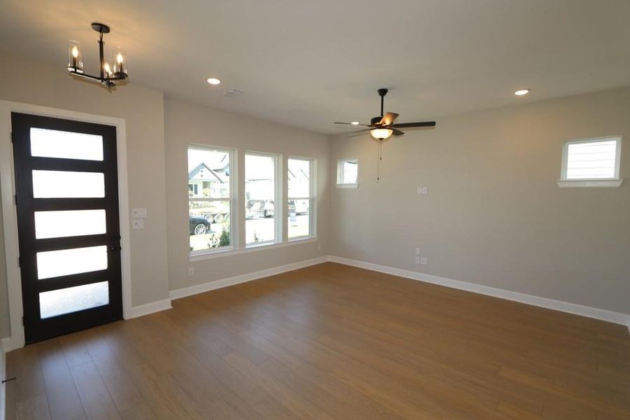 Spacious, unfurnished interior of a new home in Pomona 40' Homesites, Manvel (Image 7).