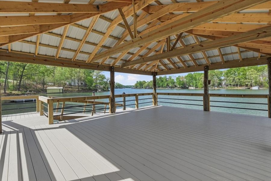 Community amenities in The Coves on Lake Wylie Towns, Charlotte (Image 23).